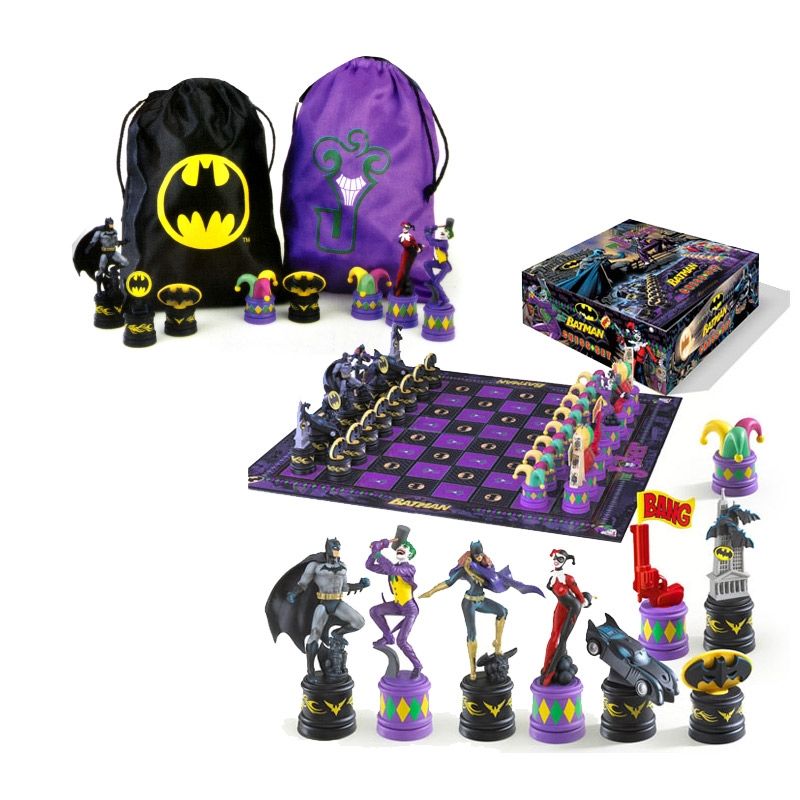 Batman: Dark Knight Vs. Joker Chess Set Satranç