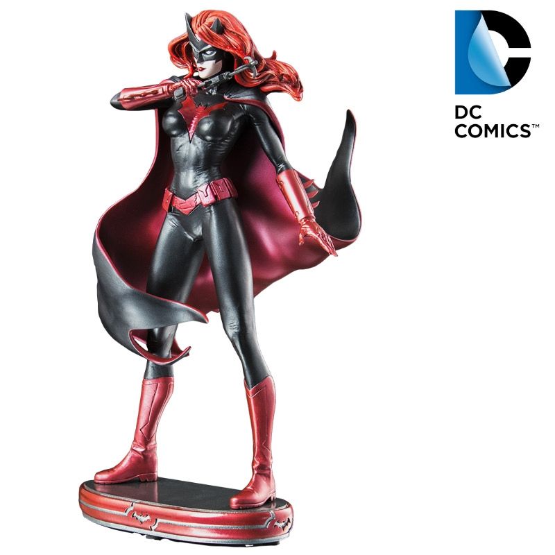 DC Comics: Cover Girls Batwoman Statue