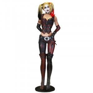  Batman Arkham City: Harley Quinn Life-Size Figure