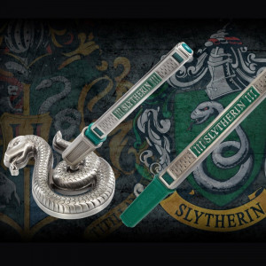 Harry Potter Slytherin House Pen and Desk Stand