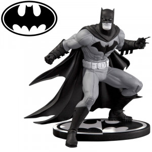  Batman: Black & White Batman Greg Capullo Statue