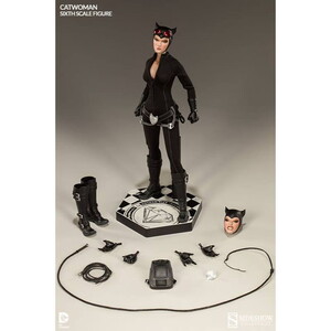  Catwoman 12 inch Exclusive Figure