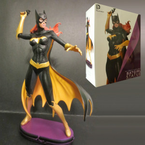 Dc Comics: Cover Girls Batgirl Statue