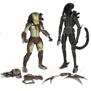 Alien vs. Predator 7 inch Figure 2 Pack with Mini Comic